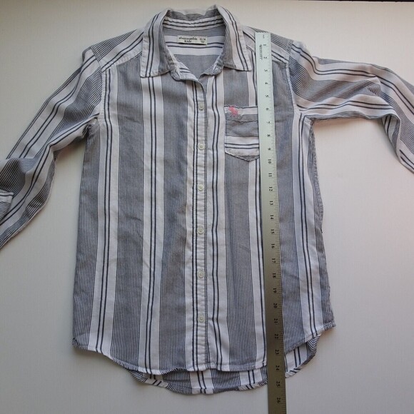 💰3/$25 ABERCROMBIE KIDs Girls Button Down Shirt Top Stripes Logo Preppy 13/14 - Picture 10 of 12